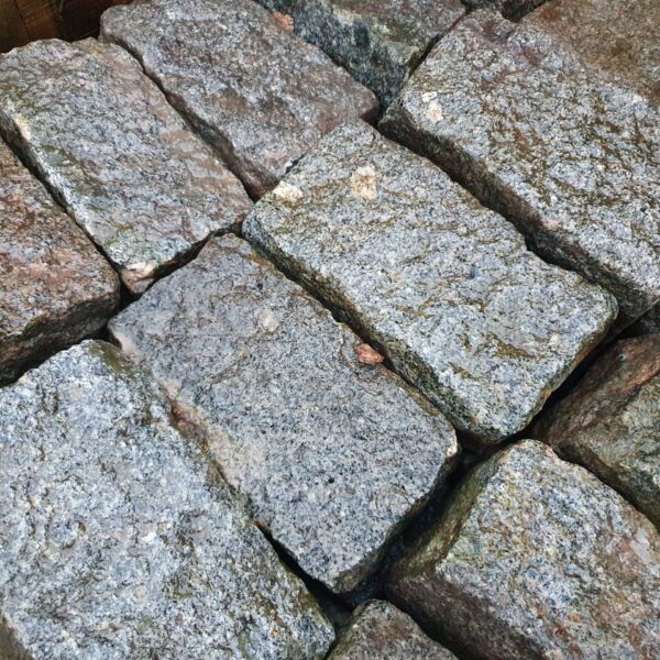 Reclaimed Silver Granite Setts